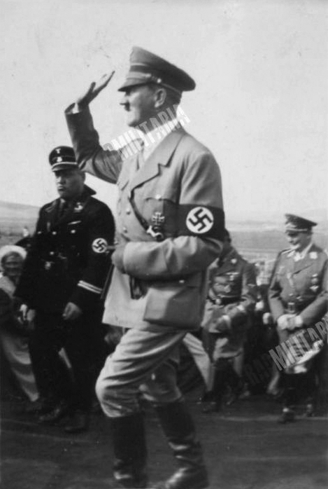 Private photo of Adolf Hitler arriving at the Bückeberg for the 1935 Erntedankfest